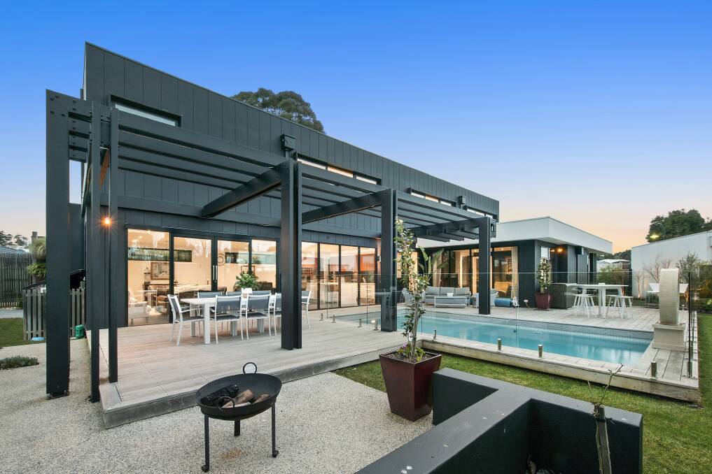 House of the week |​ 18 Rampling Way | This is one super cool pad