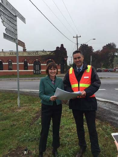 CONTRACTED: Mary-Anne Thomas MP and VicRoads Regional Director Ewen Nevett announce Negri Contractors will build the new roundabout in Daylesford. 