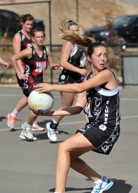 CHNL A Grade netball action.
Clunes Vs Creswick.



Picture: JULIE HOUGH
