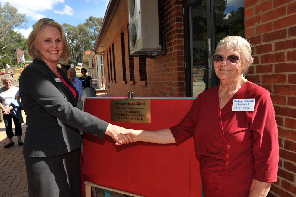 The unveiling of the plaque by Julie McMahon (Dept. of Education) and former student Betty John (nee Rodoni) who attended the school from 1937 - 42.

Picture: JULIE HOUGH 
