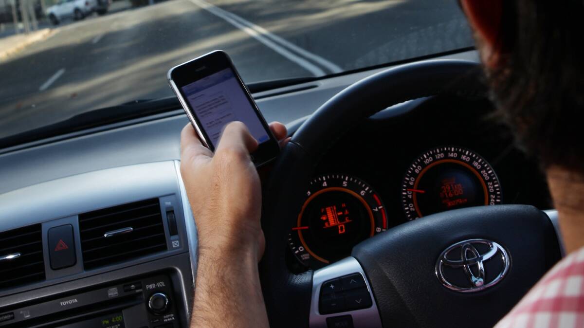 Drivers still text while on the road