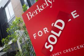 Axing stamp duty from property sales would leave a big gap in the budget, Victoria's treasurer says. (Lukas Coch/AAP PHOTOS)