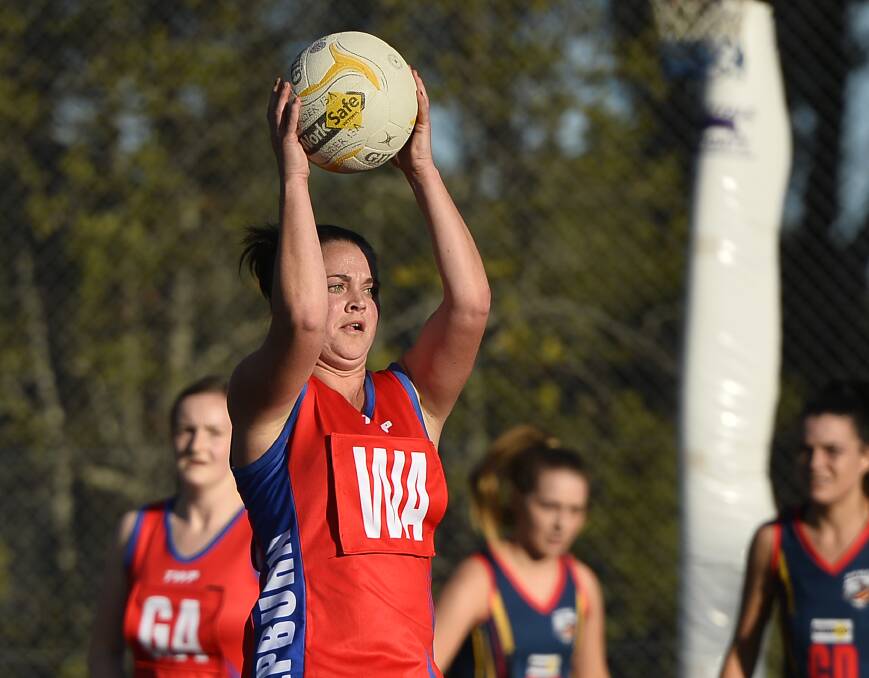 EFFORT: Elizabeth Denouden of the Burras in action during the 2018 Central Highlands Netball League A-Grade game.